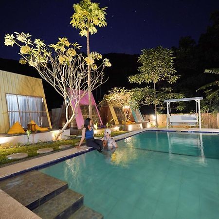 La Vie En Rose Hotel Senggigi Exterior photo