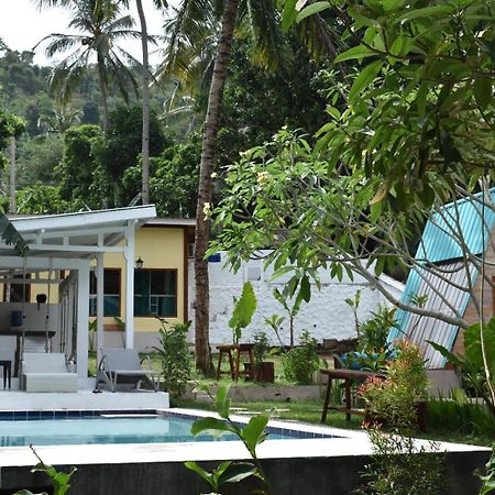 La Vie En Rose Hotel Senggigi Exterior photo